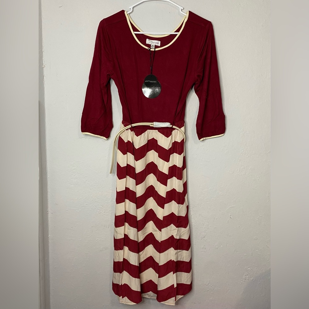 Diviine ModesTee Women’s Dress - M